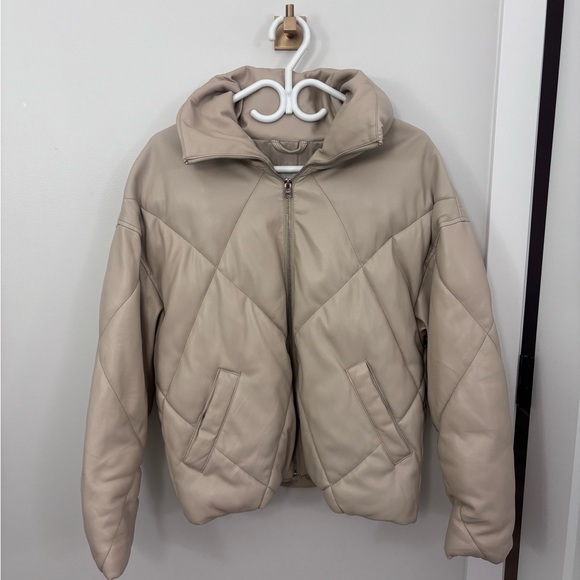 Abercrombie & Fitch Women's Beige Puffer Vegan Leather Diamond Jacket - Picture 2 of 7